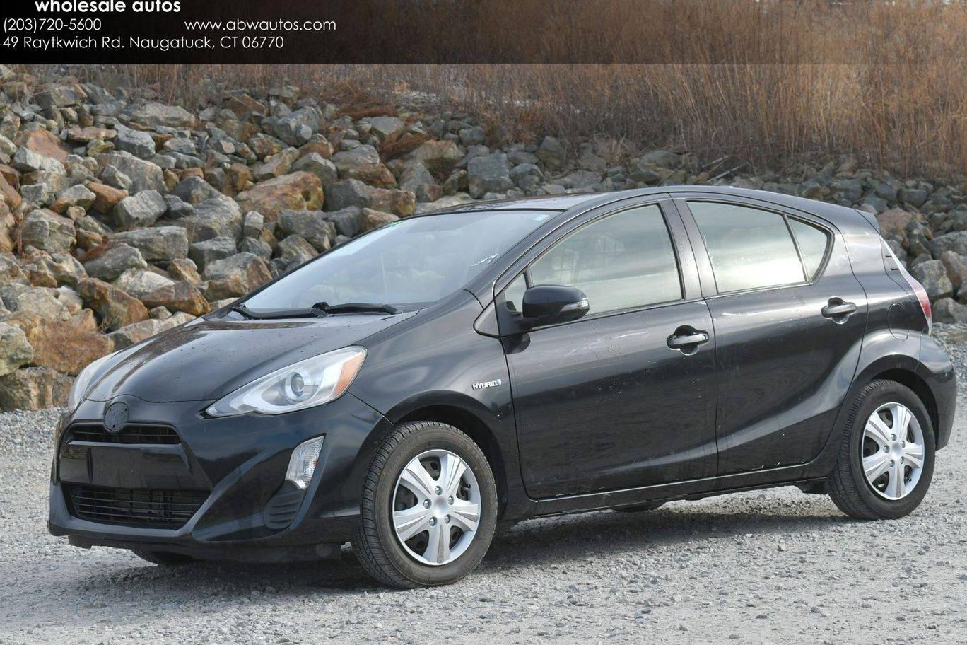 TOYOTA PRIUS C 2016 JTDKDTB35G1121388 image